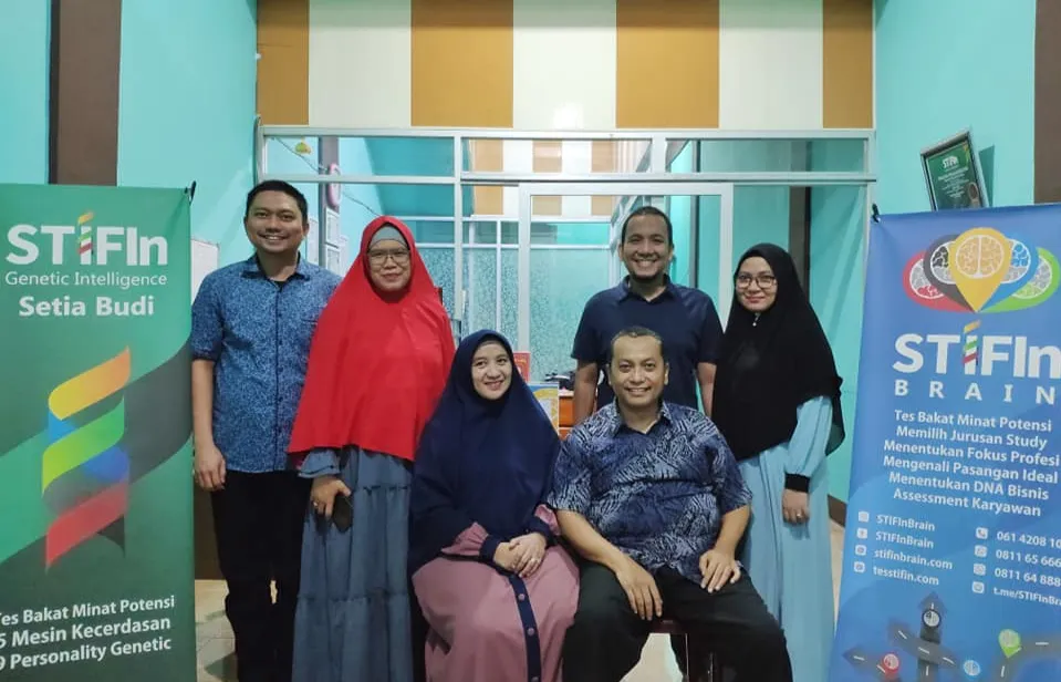 Bapak-Farid-Poniman-Penemu-STIFIn-di-Kantor-STIFIn-Brain